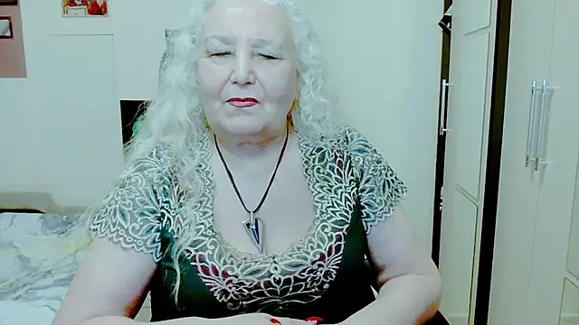 XXX chat uživo modela GrannyAlisa