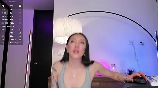 ariana_fitl_'s Webcam Show