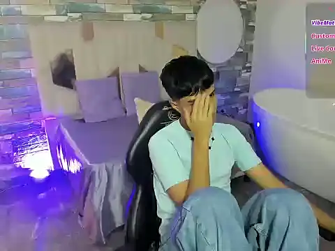 Онлайн чат XXX Damian_tay