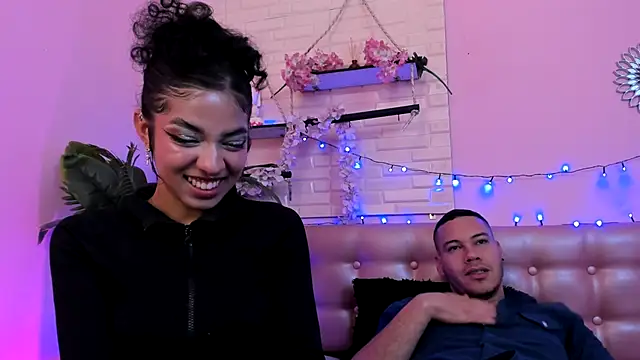 Aronandmoli69's Webcam Show