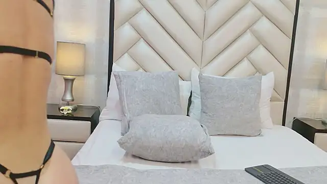 دردشة BriannaBunnyy الجنسية المباشرة