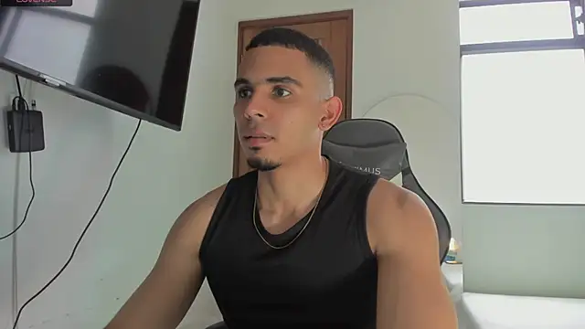 Lucca__ Live XXX-chat