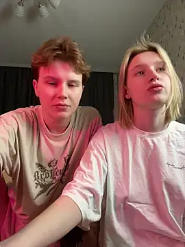 two_gerls_here's Live XXX Chat