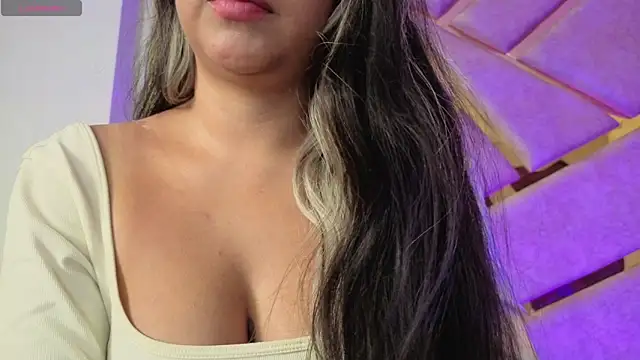 Dahiana_Dmour_ Adlı Modelin Canlı XXX Sohbeti