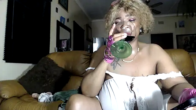 แชท XXX สดของ Gucci_Bx