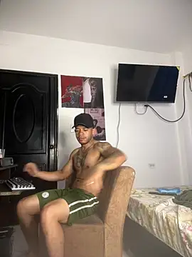 Chatroom XXX en direct de Kenny_romano