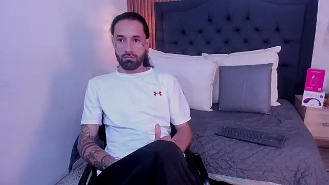 Hisoka_011 Live XXX Chat