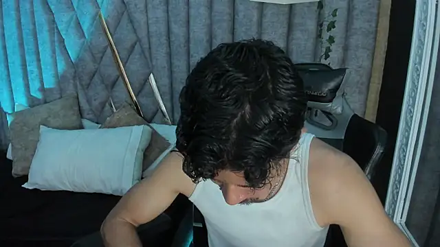 NicolaiKarav: онлайн-секс-чат