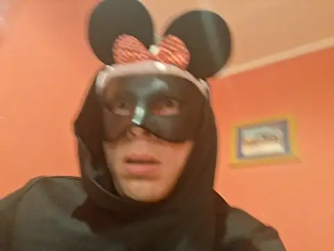 PlusSeks90 Pertunjukan Webcam