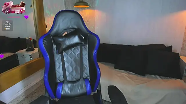 Show modela VladHellsing4 na web-kameri