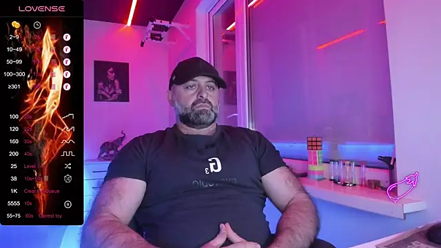 HAIR-MAN live XXX chat