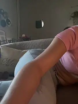 XXX chat uživo modela LaPetitechienne1