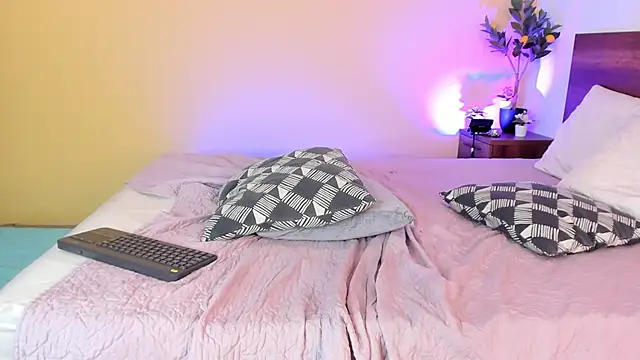 Show modela NatashaSantos21 na web-kameri