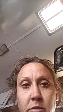 XXX chat uživo modela SexyB214