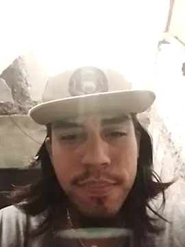 AlexAlejandro13のライブXXXチャット