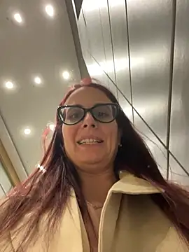 NataKitten: διαδικτυακό σόου στην κάμερα