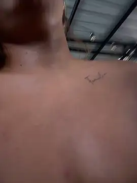 MayaMoanXXX Live XXX-Chat