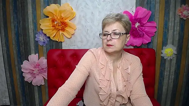 EmiliaGree's Live XXX Chat