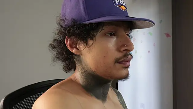 trieone's Webcam Show