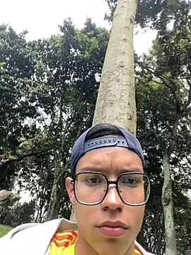 Andres_boy252's Webcam Show