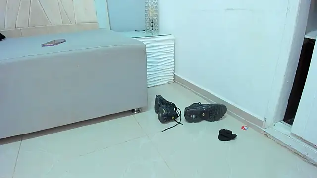 adams_bobby: απευθείας συνομιλία ΧΧΧ