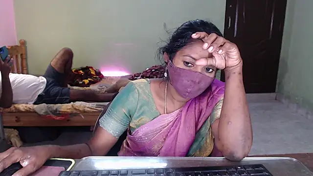 Pokazy przed kamerką – HotGulabi