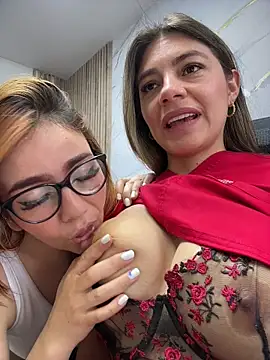 XXX chat uživo modela alicee16