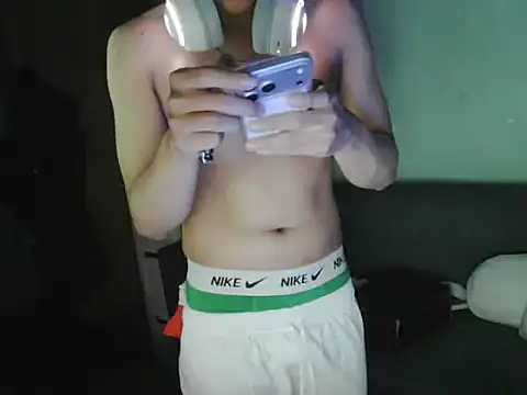 boyhigh1997 Show Webcam