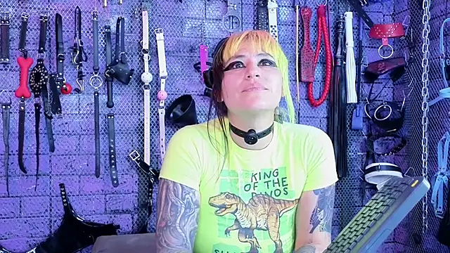 Chatroom XXX en direct de PANDORANEZZ