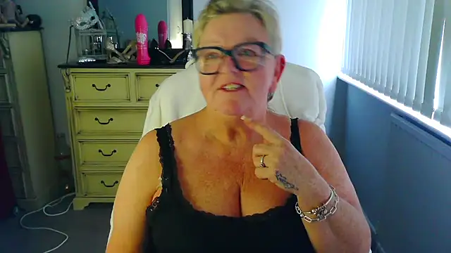 XXX chat uživo modela BridgetBlueEyes