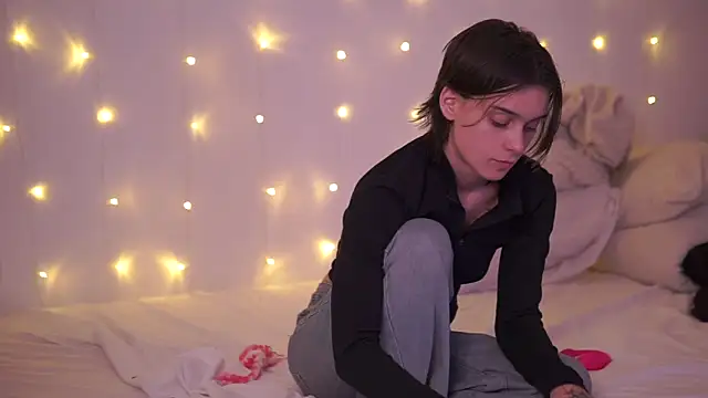 Monica_Law_ élő XXX-chatje