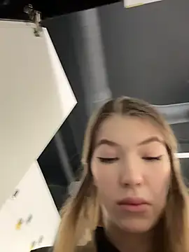 Risky_Mia69 现场XXX聊天