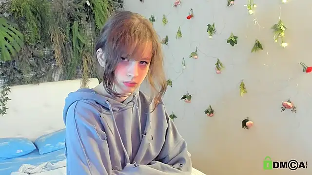 Alina_Mills Adlı Modelin Canlı XXX Sohbeti