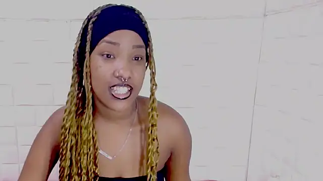 EroticSexyPrada 现场XXX聊天