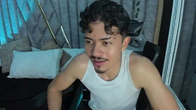 NicolaiKarav 即時 XXX 聊天