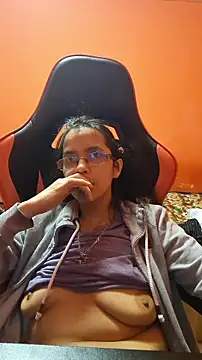 rposhta1991 Adlı Modelin Canlı XXX Sohbeti