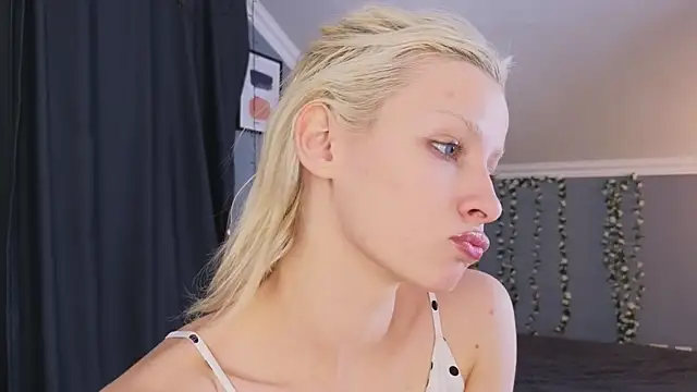 Naomi_Demio Webcam-Show