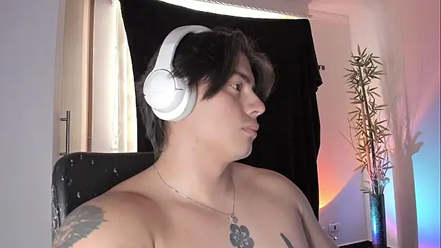 Show de Giordano_Russo na webcam