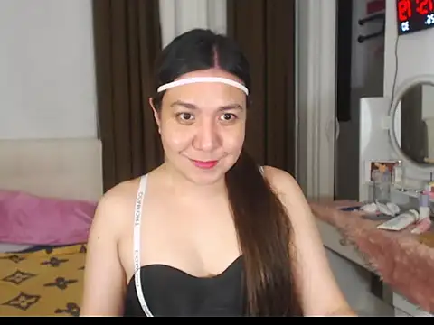 stellahugeX Adlı Modelin Canlı XXX Sohbeti