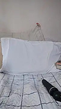 Show de Emanuelle_manu na webcam