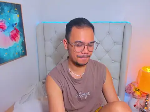 Chat XXX ao vivo de AsianZero