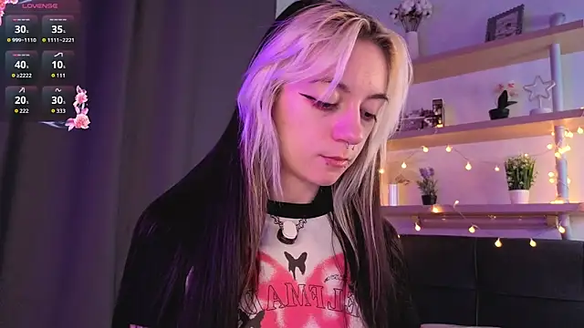 Chat +18 de TristaRoht ao vivo