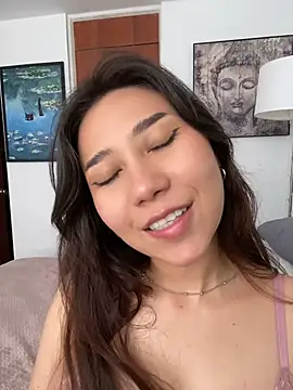 Chatroom XXX en direct de Aimilayne