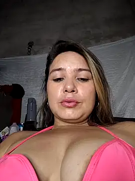 Charlott_smi Chat XXX live