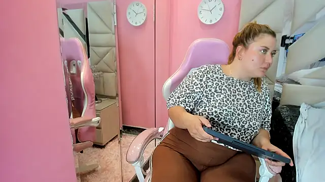 Chatroom XXX en direct de rousse_millers