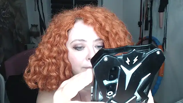 دردشة MISSwithDOLLS الجنسية المباشرة