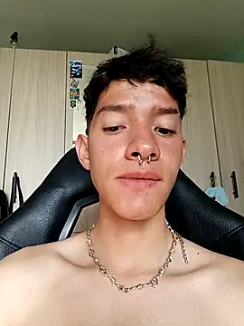 heyy_noah11 Adlı Modelin Canlı XXX Sohbeti