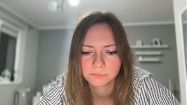 MillieShow élő XXX-chatje