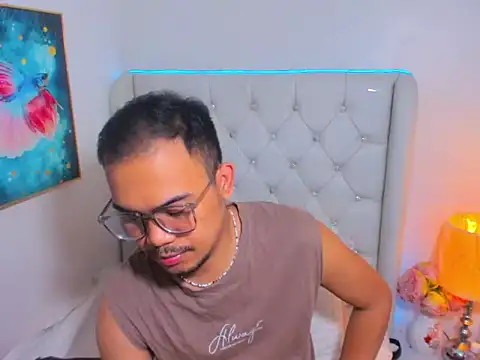 AsianZero Show Webcam