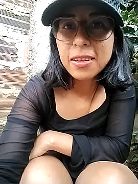 MirandaSingle live XXX chat